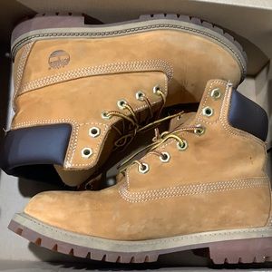 Wheat/buck timberlands